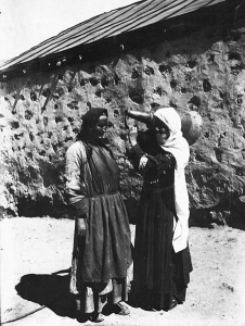 Զանգեզուրիցի կանայք