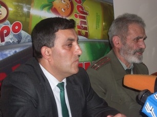 Արմեն Կարապետյան  ՀՀ  ԳԱԱ  պատմության ինստիտուտի ավագ գիտաշխատող,   պատմական գիտությունների թեկնածու   